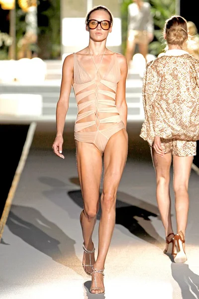 Look 2